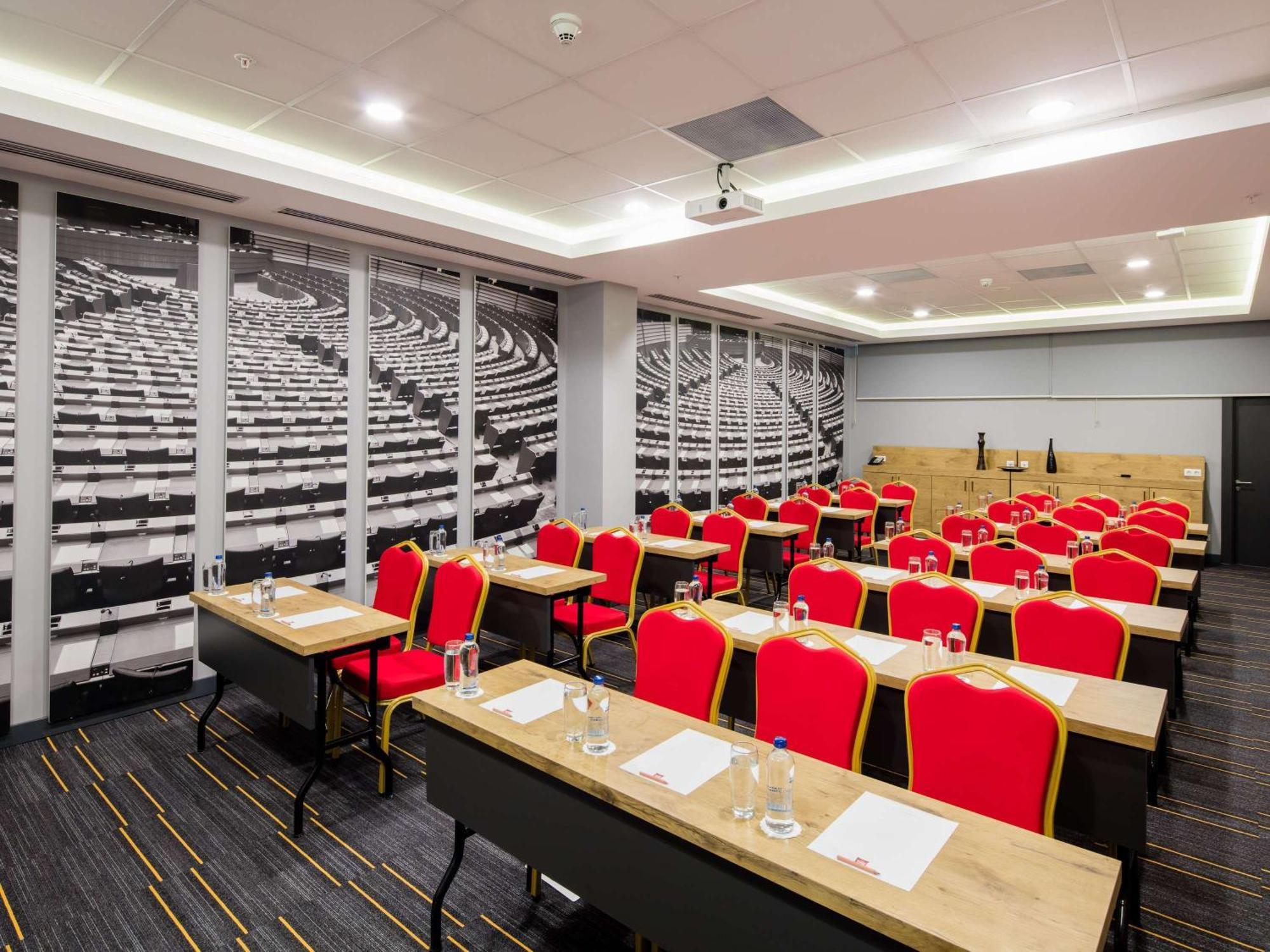 Hotel Ibis Istanbul West Exterior foto